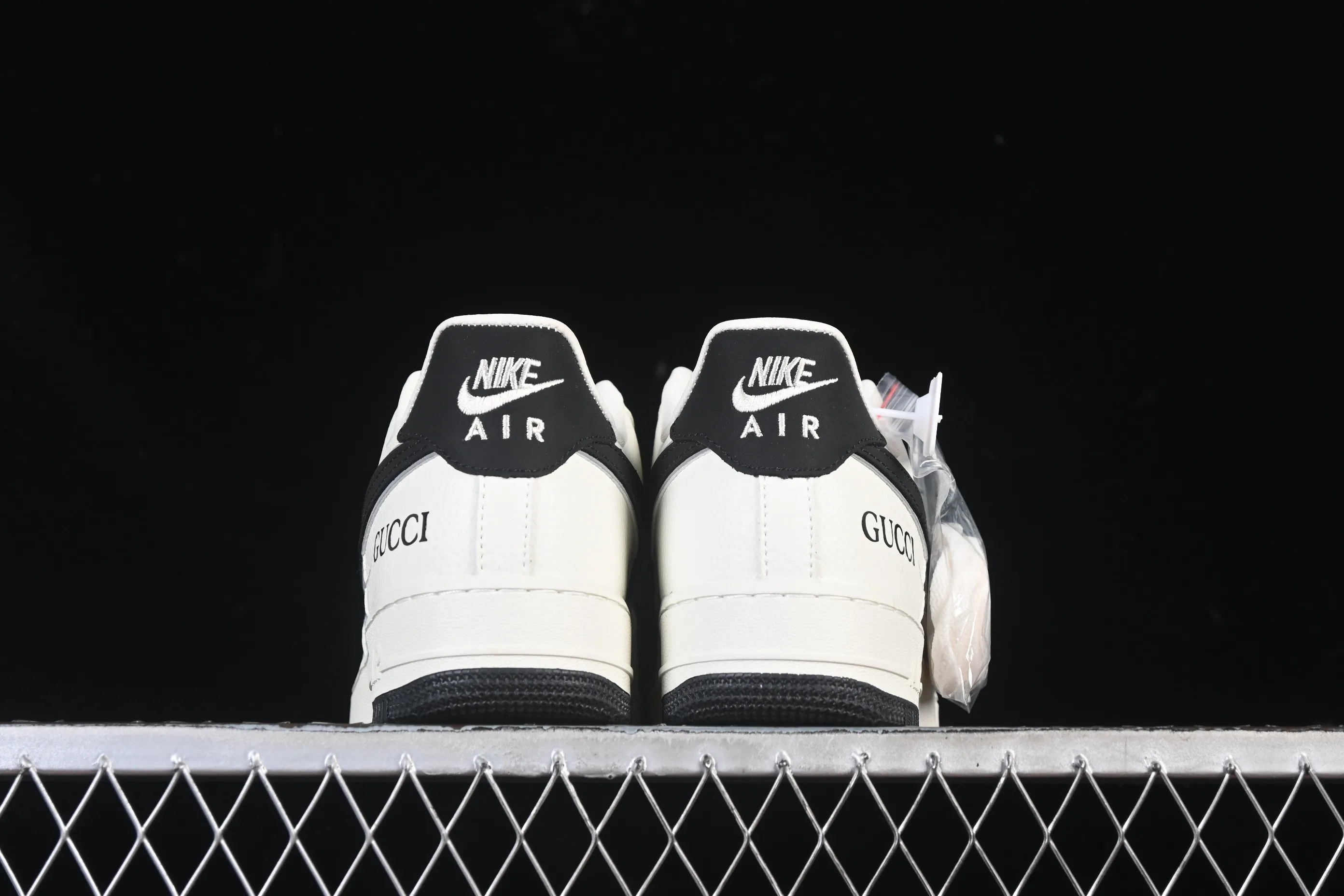 All categories Nk Air Force 1 Air Force series Nk Air Force 1 Low Air Force low-top Nike Air Force 1'07 Low Gucci co-branded white gray black Air Force 1 low-top casual sneakers YF9511-808
